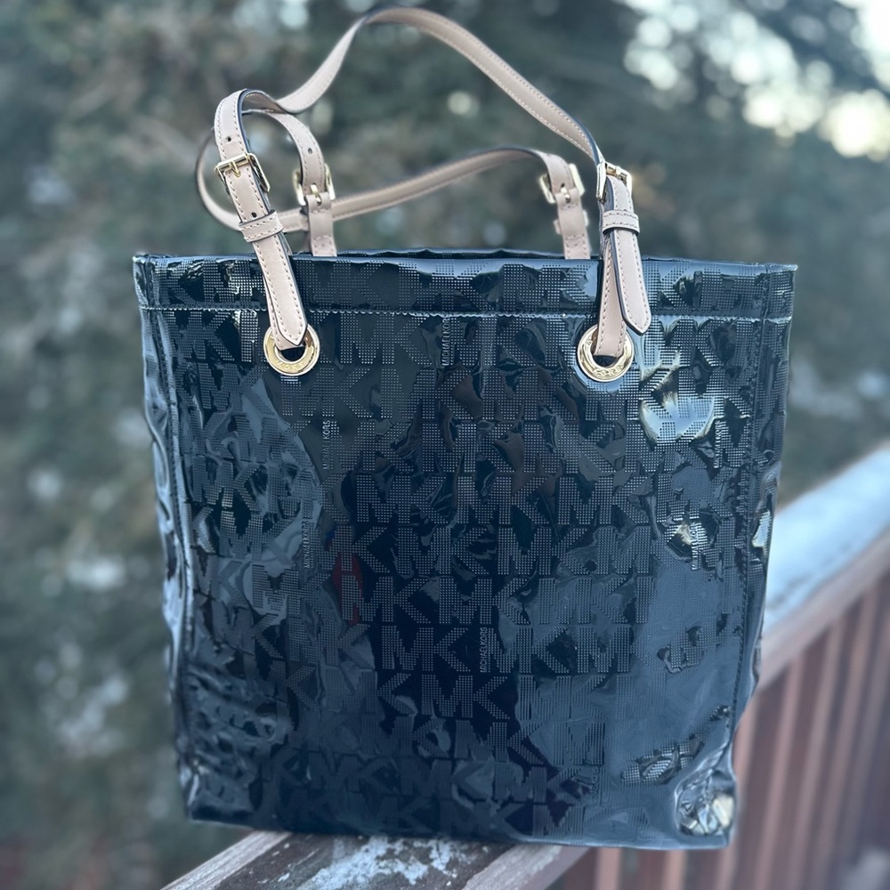 Michael Kors Pattern  Glossy Black and Tan Tote